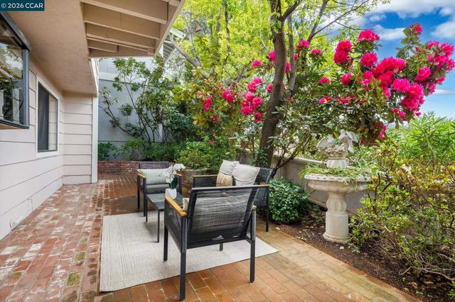 1578 Pyrenees Pl, Walnut Creek, CA 94598