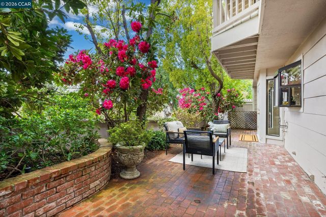 1578 Pyrenees Pl, Walnut Creek, CA 94598