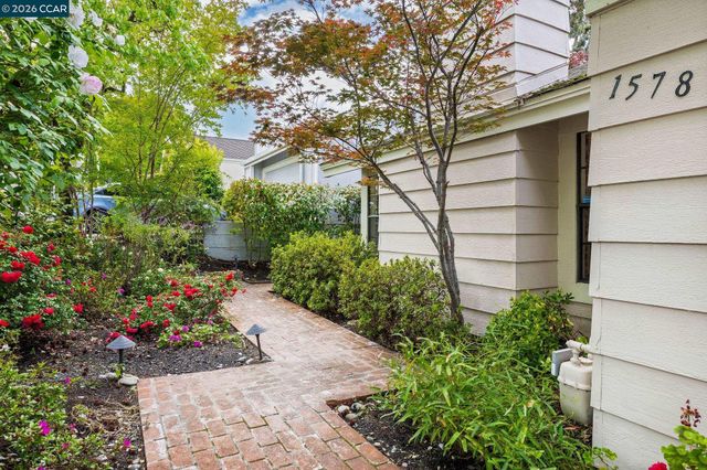 1578 Pyrenees Pl, Walnut Creek, CA 94598