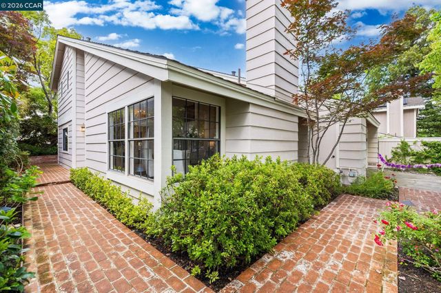 1578 Pyrenees Pl, Walnut Creek, CA 94598