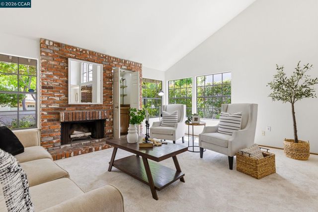 1578 Pyrenees Pl, Walnut Creek, CA 94598