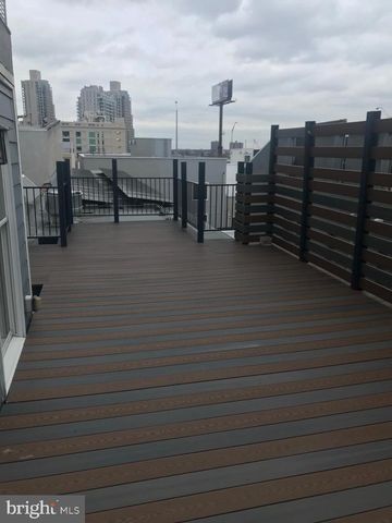 809 N 2ND ST, Philadelphia, PA 19123