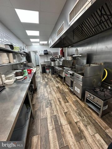 809 N 2ND ST, Philadelphia, PA 19123