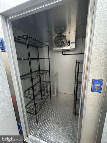 809 N 2ND ST, Philadelphia, PA 19123