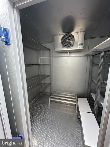 809 N 2ND ST, Philadelphia, PA 19123