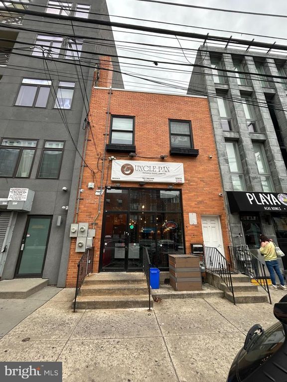 809 N 2ND ST, Philadelphia, PA 19123