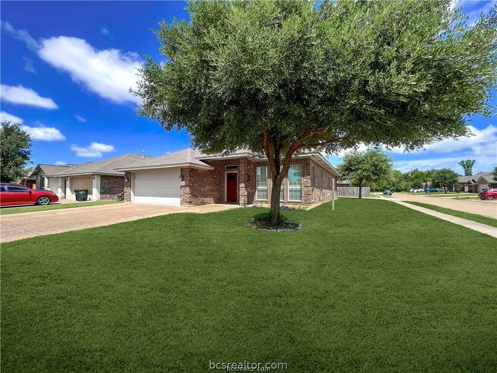 1027 Emerald Dove Avenue, College Station, TX 77845 — exterior