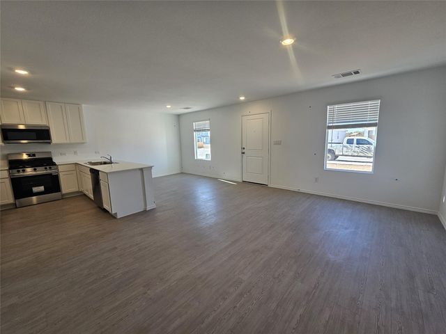 2308 Blizzard DR, Lockhart, TX 78644