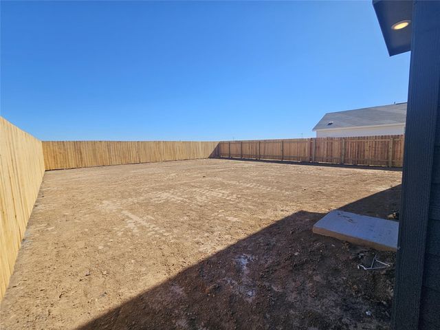 2308 Blizzard DR, Lockhart, TX 78644