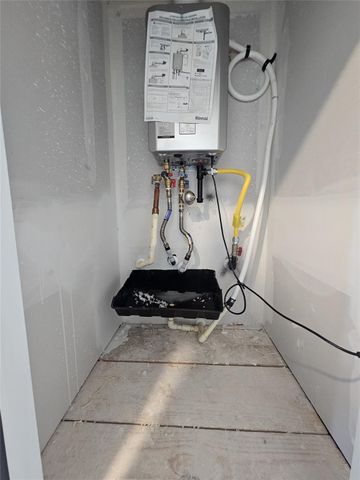 2308 Blizzard DR, Lockhart, TX 78644