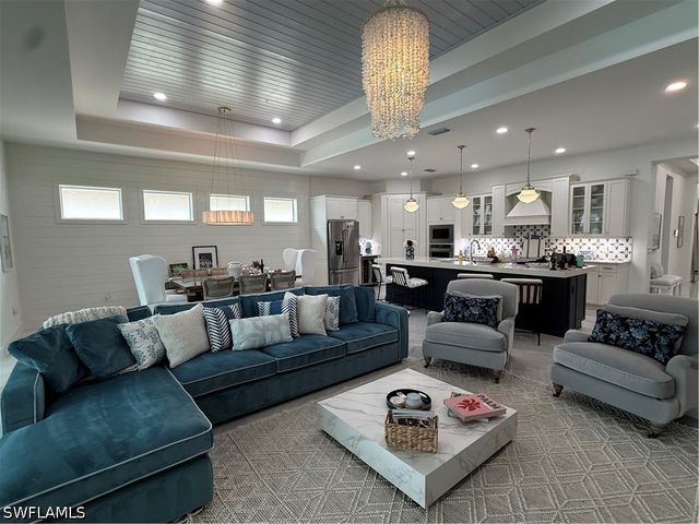 8963 Gustavia CT, Naples, FL 34112