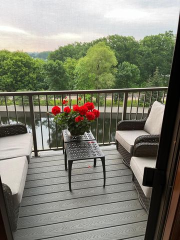 5225 Grandview Square 313, Edina, MN 55436