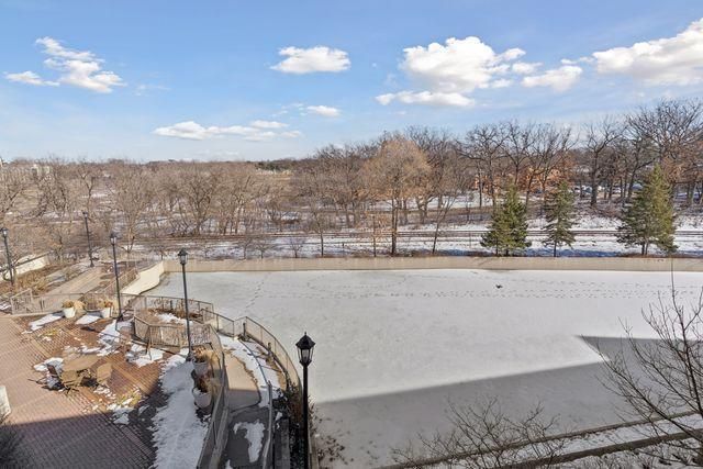 5225 Grandview Square 313, Edina, MN 55436