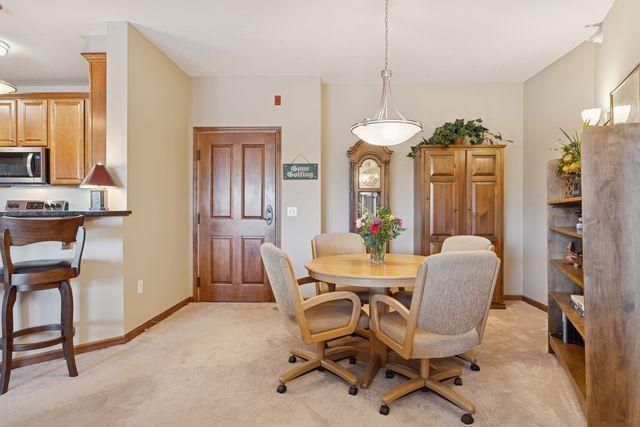 5225 Grandview Square 313, Edina, MN 55436