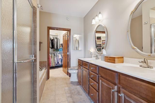 5225 Grandview Square 313, Edina, MN 55436