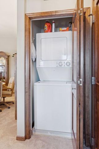 5225 Grandview Square 313, Edina, MN 55436