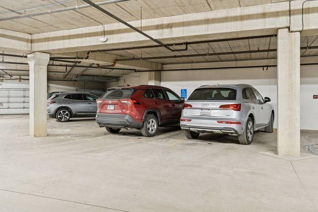 5225 Grandview Square 313, Edina, MN 55436