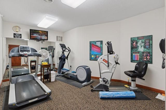 5225 Grandview Square 313, Edina, MN 55436