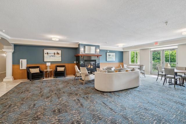 5225 Grandview Square 313, Edina, MN 55436
