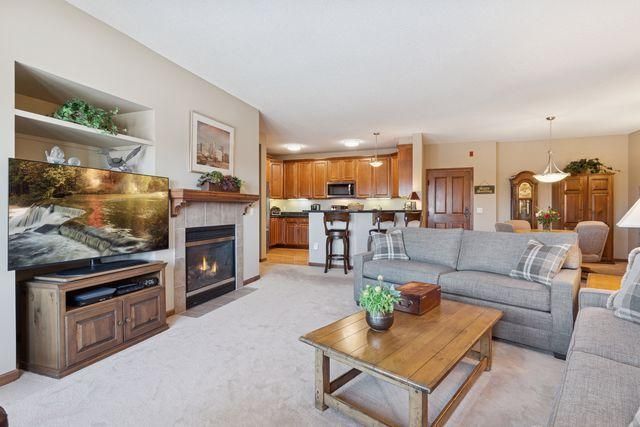 5225 Grandview Square 313, Edina, MN 55436
