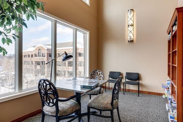 5225 Grandview Square 313, Edina, MN 55436