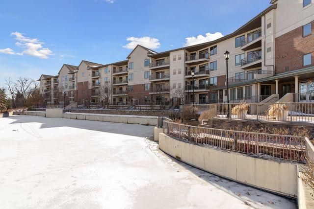 5225 Grandview Square 313, Edina, MN 55436