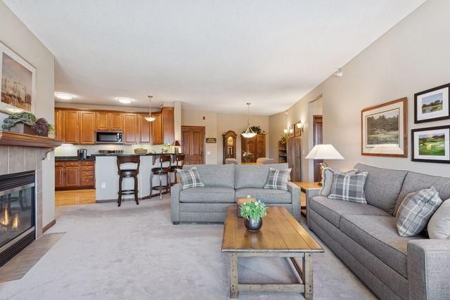 5225 Grandview Square 313, Edina, MN 55436