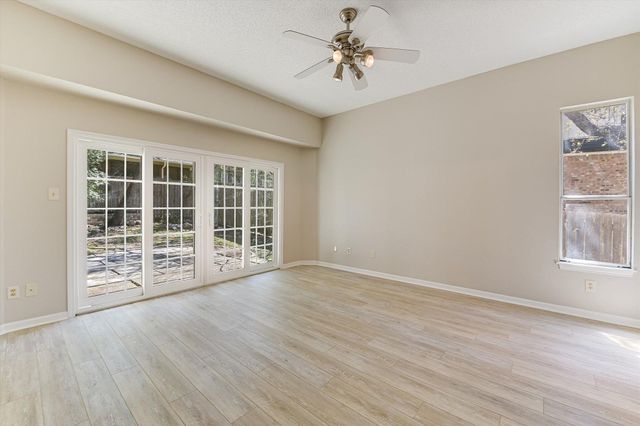 7304 Halbert DR, Austin, TX 78750
