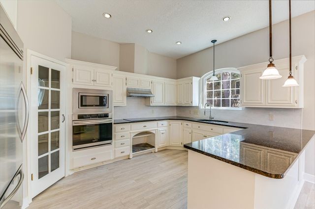 7304 Halbert DR, Austin, TX 78750