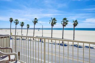 273 E Surfside Drive, Port Hueneme, CA 93041