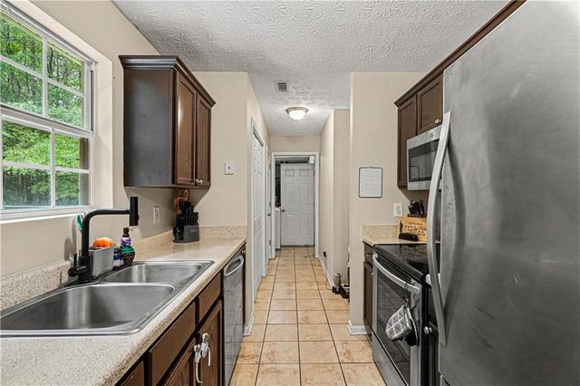 345 Summer Drive, Gay, GA 30218