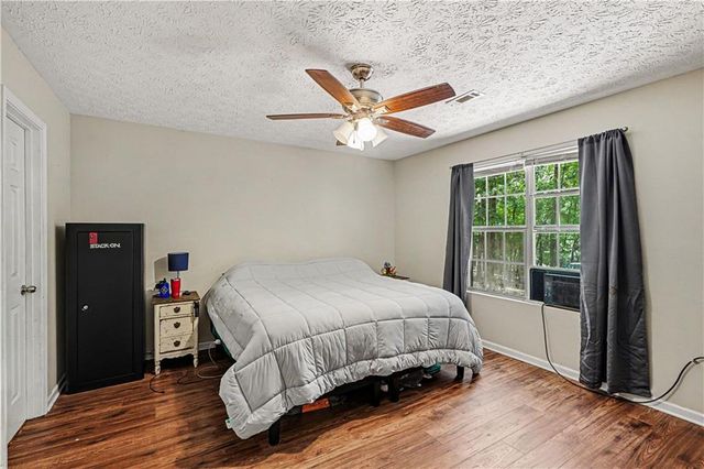 345 Summer Drive, Gay, GA 30218