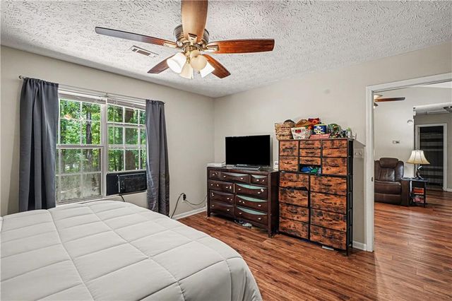 345 Summer Drive, Gay, GA 30218