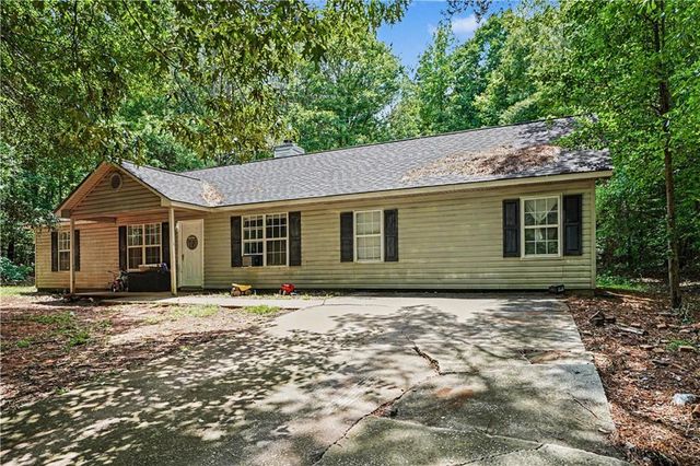 345 Summer Drive, Gay, GA 30218