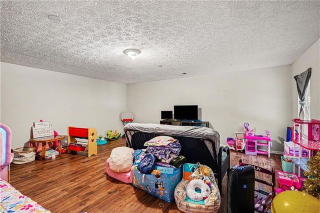 345 Summer Drive, Gay, GA 30218