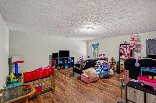 345 Summer Drive, Gay, GA 30218