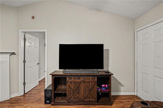 345 Summer Drive, Gay, GA 30218