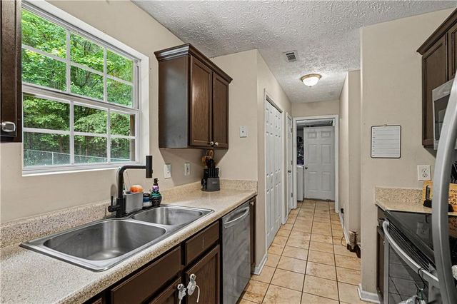 345 Summer Drive, Gay, GA 30218