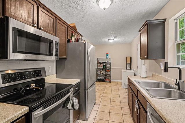 345 Summer Drive, Gay, GA 30218