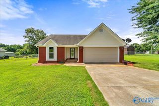 162 St Clair Drive, New Market, AL 35761