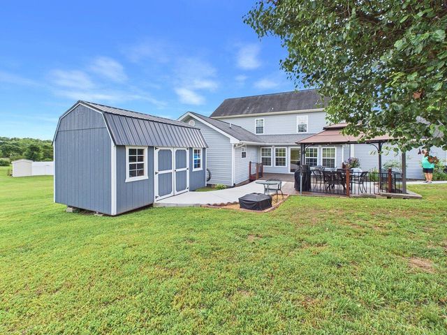128 County Road 101, Riceville, TN 37370