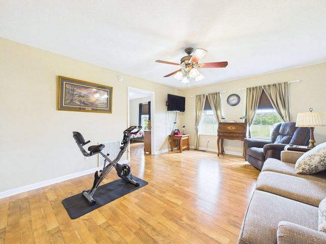 128 County Road 101, Riceville, TN 37370