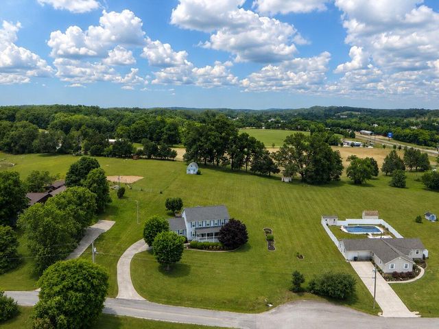 128 County Road 101, Riceville, TN 37370
