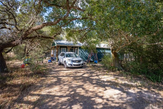 1060 Jessica Ln, Garwood, TX 77442