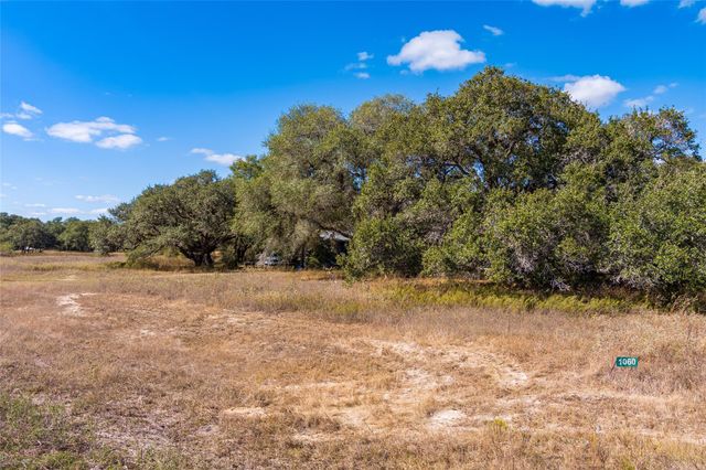 1060 Jessica Ln, Garwood, TX 77442