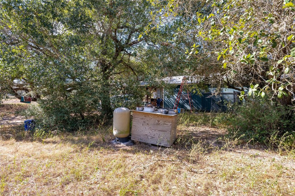 1060 Jessica Ln, Garwood, TX 77442