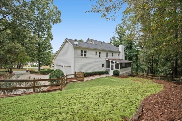613 Leah Drive, Powder Springs, GA 30127