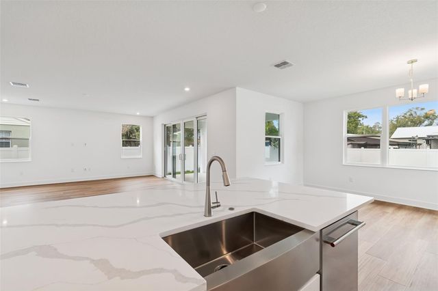 804 W PENINSULAR STREET, Tampa, FL 33603