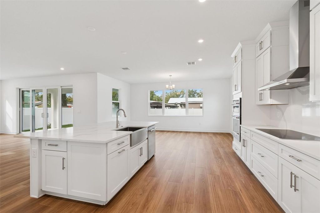 Image 19 of property listing at 804 W PENINSULAR STREET, Tampa, FL 33603