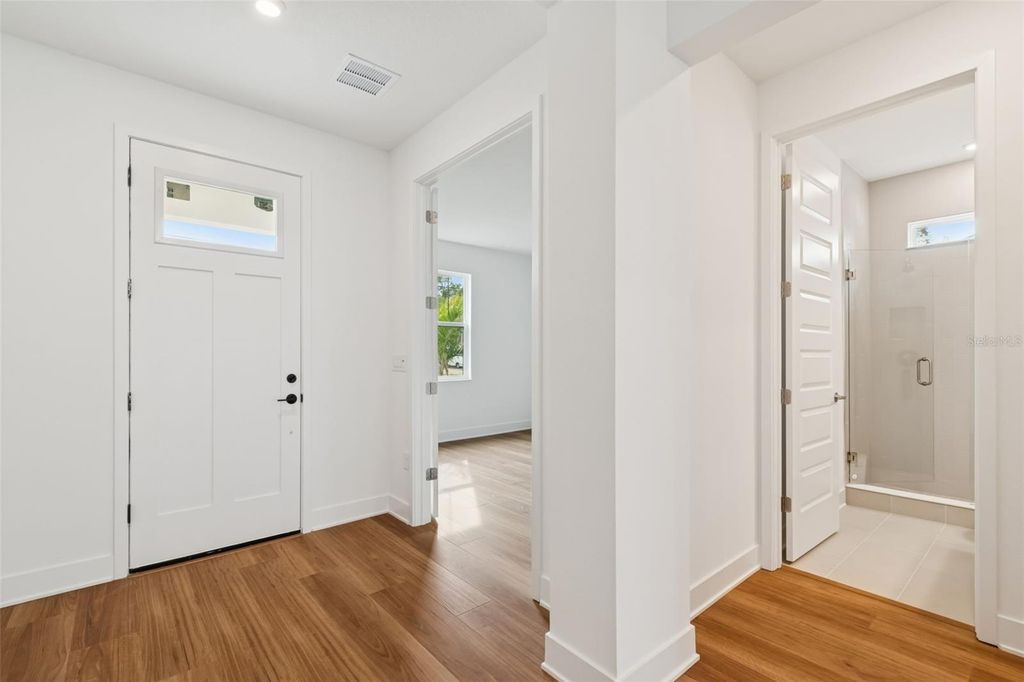 Image 3 of property listing at 804 W PENINSULAR STREET, Tampa, FL 33603